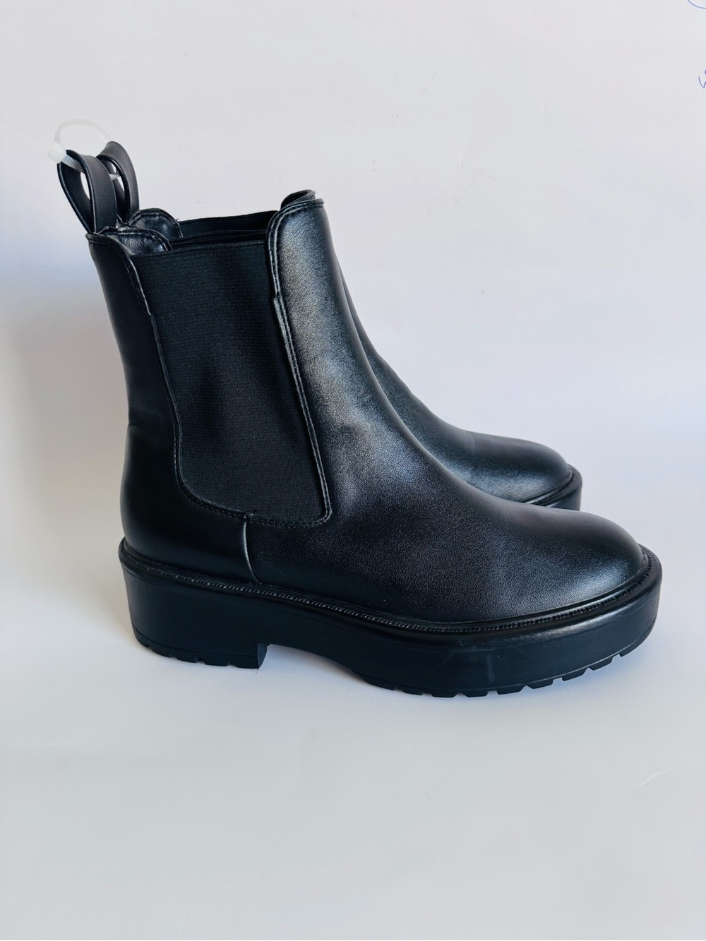 Steve Madden Black Platform Chelsea Booties